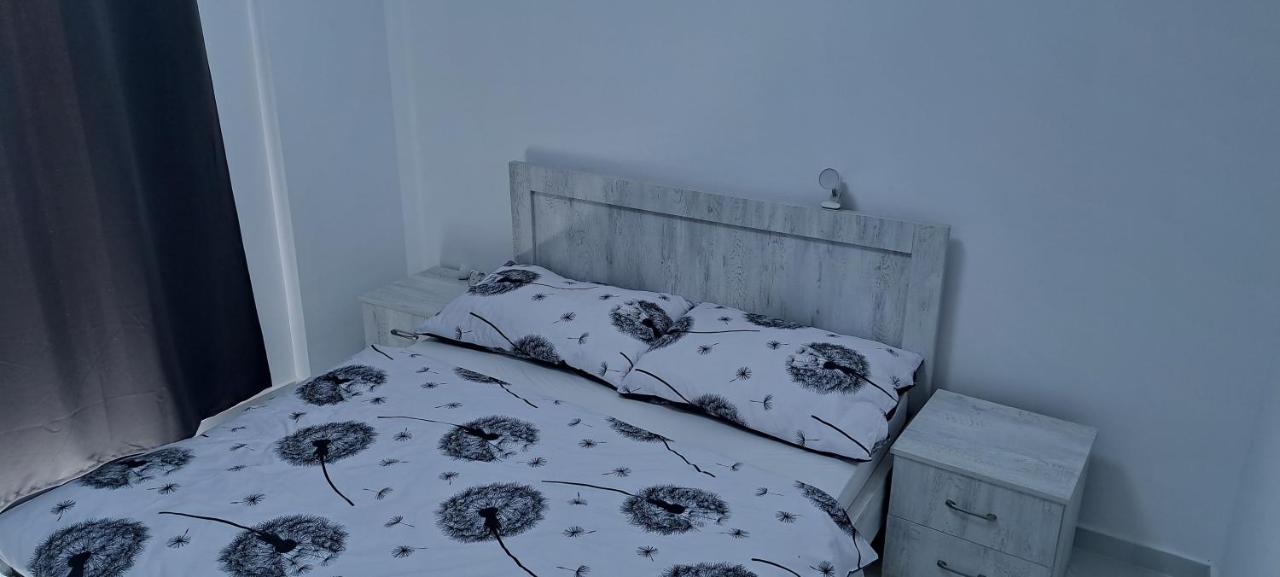 Apartment Alex Sarandë Buitenkant foto